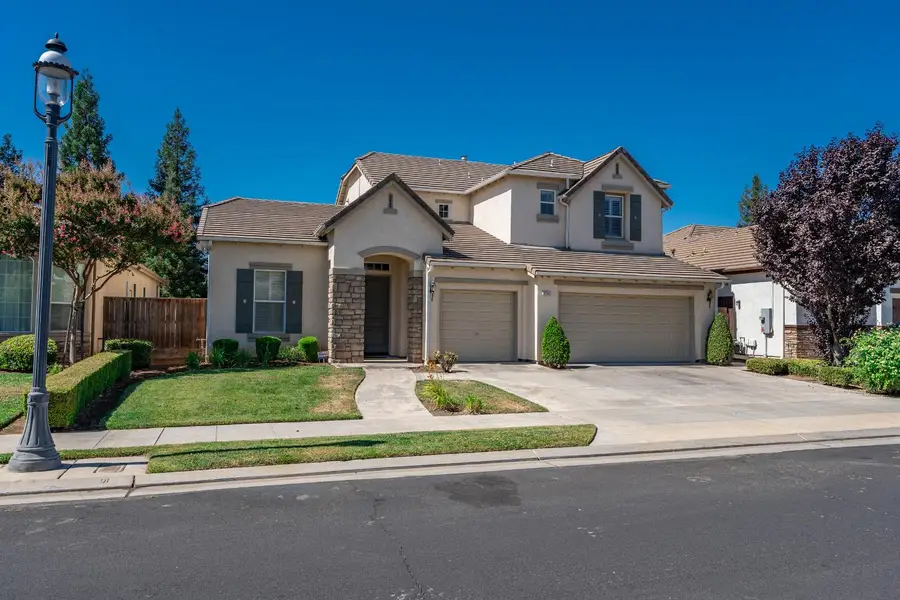 3242 Everglade Avenue, Clovis, CA 93619 - #2