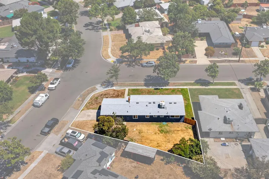 1014 W Marilyn Way, Fresno, CA 93728 - #3