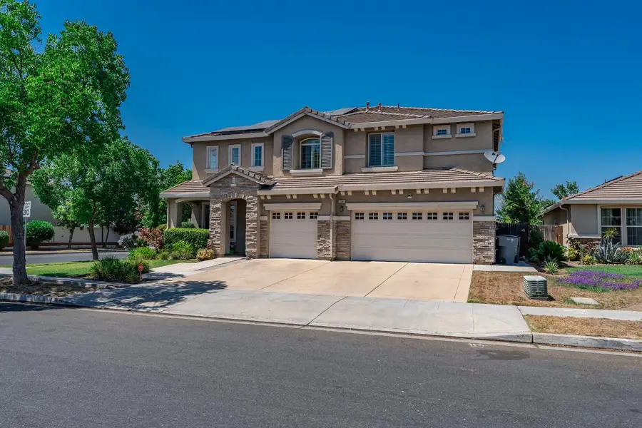 7082 E Ramona Way, Fresno, CA 93737 - #3