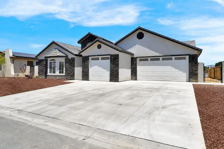 8215 Lake Shore Drive, Chowchilla, CA 93610 - #2