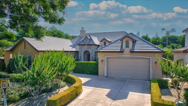 11 W Jordan Avenue, Clovis, CA 93611