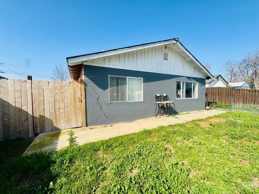 713 Iris Street, Bakersfield, CA 93308 - #3