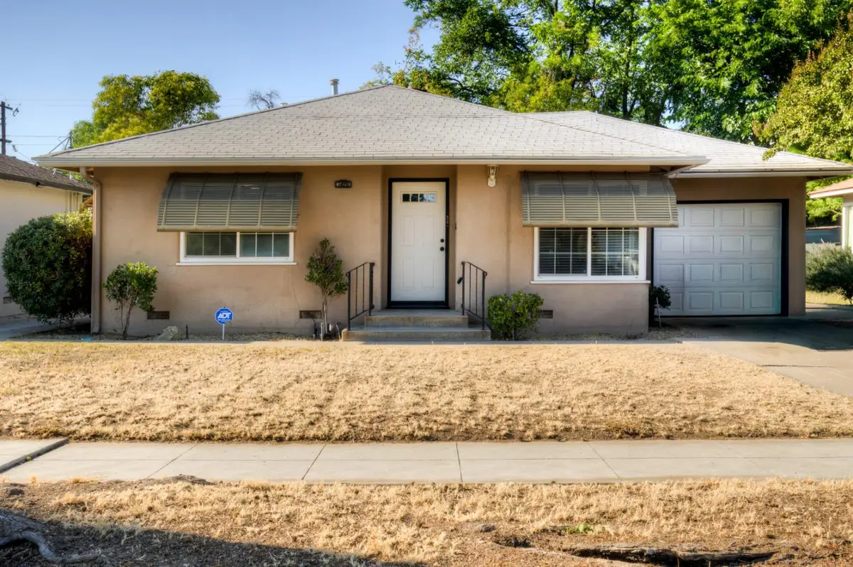 1426 W Weldon Avenue, Fresno, CA 93705 - #1