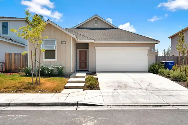 5963 W Laguna Avenue, Fresno, CA 93722