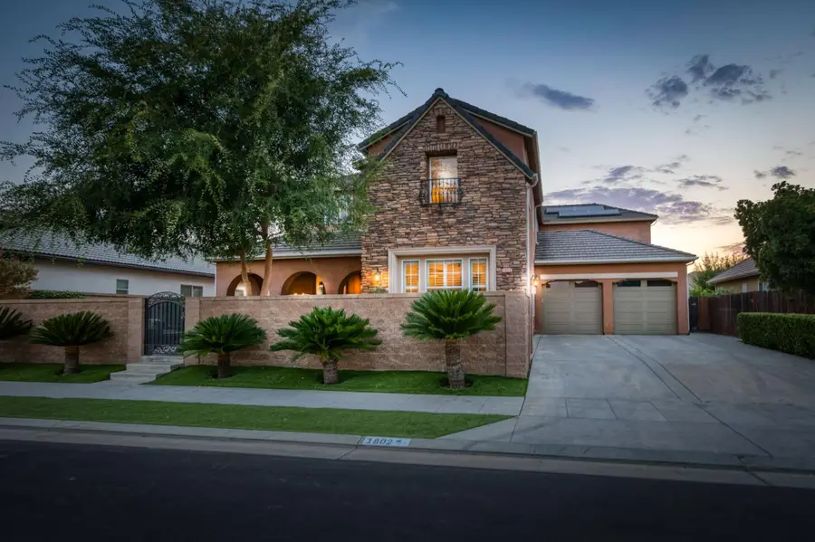 1802 N Kaweah Avenue, Clovis, CA 93619 - #2