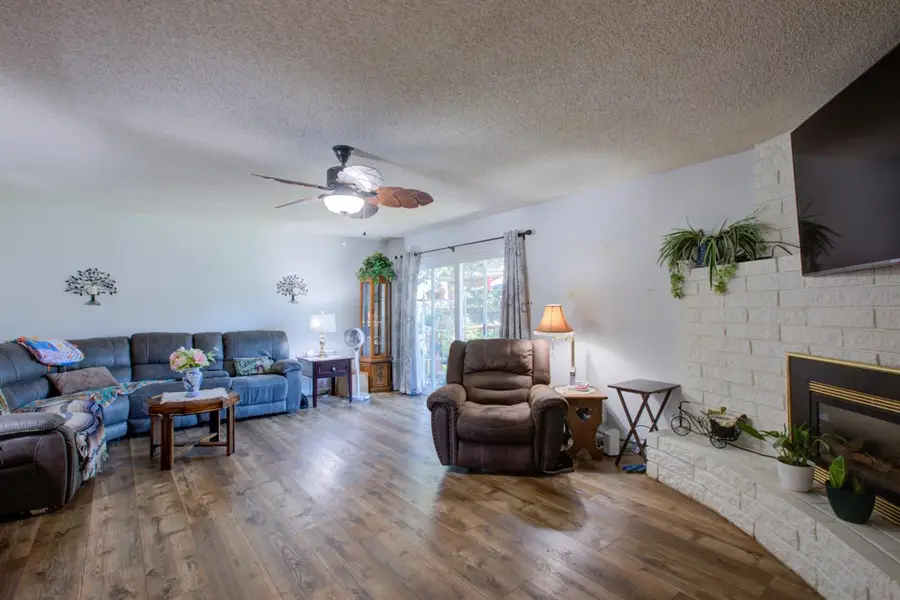 105 Gill Way, Chowchilla, CA 93610 - #3