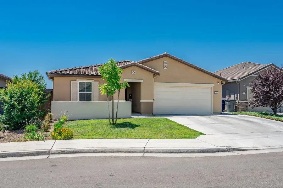 6883 E Woodward Avenue, Fresno, CA 93727 - #2