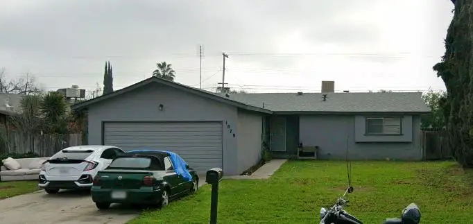 1878 E Park Way, Dinuba, CA 93618 - #1