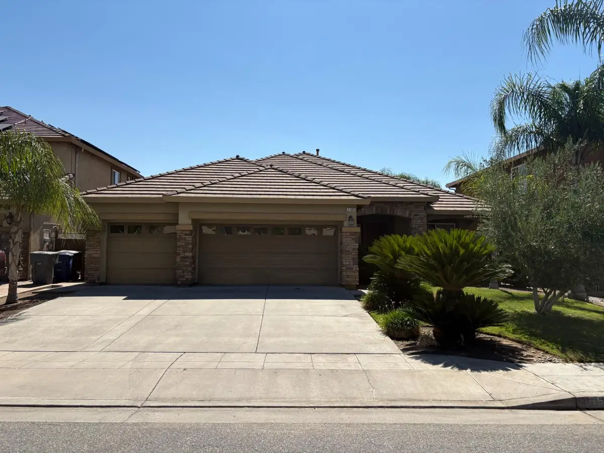 1105 N Perry Avenue, Clovis, CA 93611 - #1