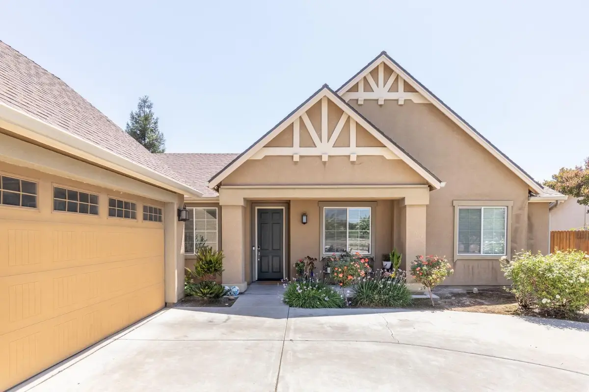 2934 14th Avenue, Kingsburg, CA 93631 - #1