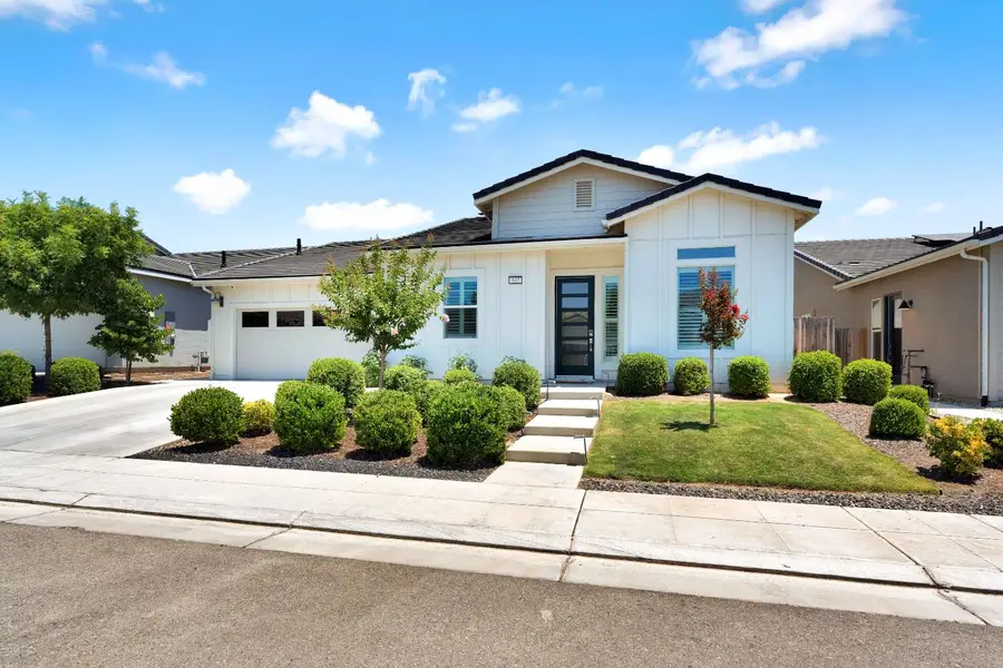 537 Huntington Avenue S, Madera, CA 93636 - #3