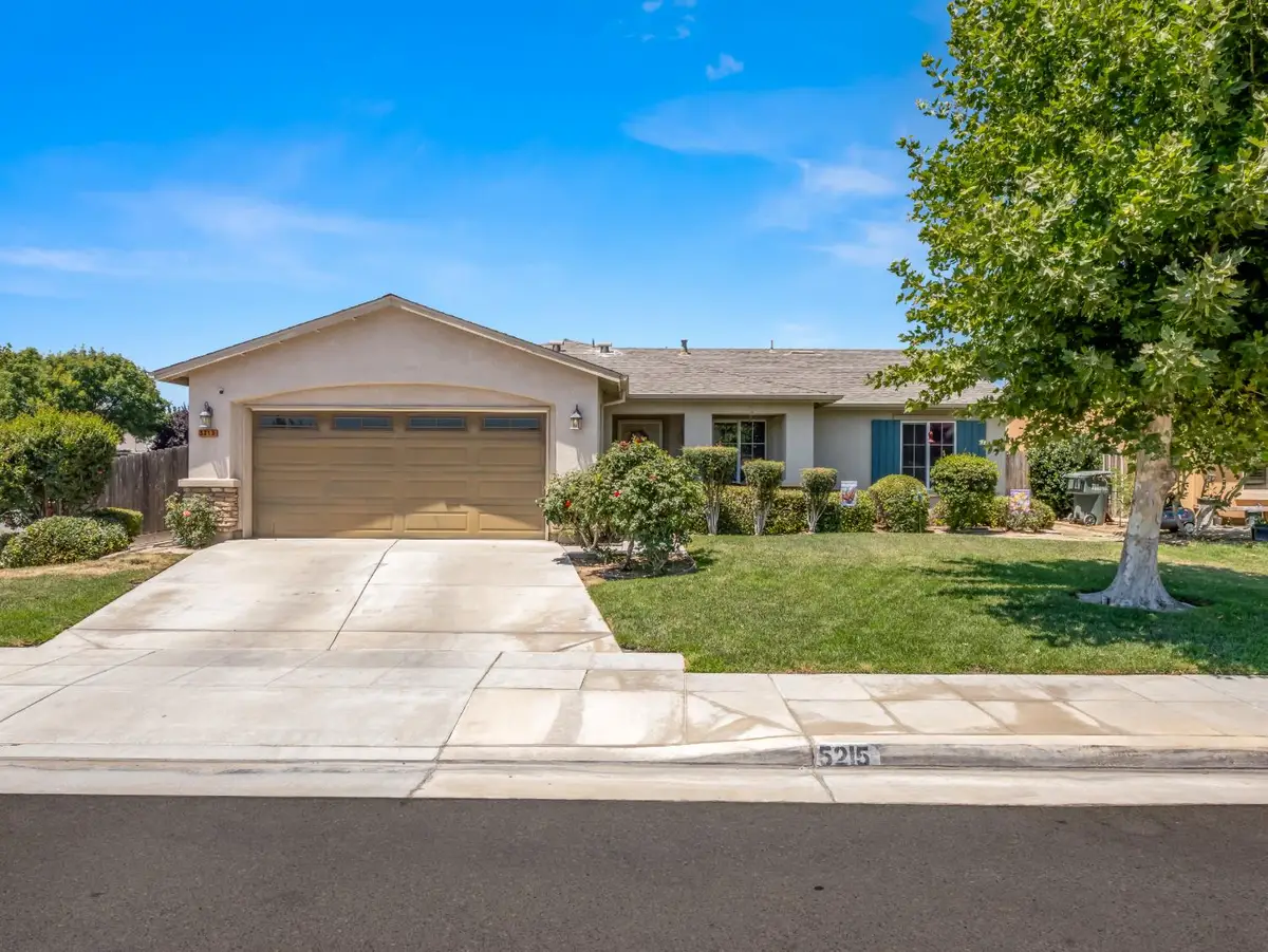 5215 E Hoxie Avenue, Fresno, CA 93725 - #1