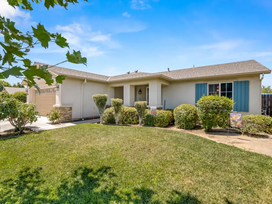 5215 E Hoxie Avenue, Fresno, CA 93725 - #2