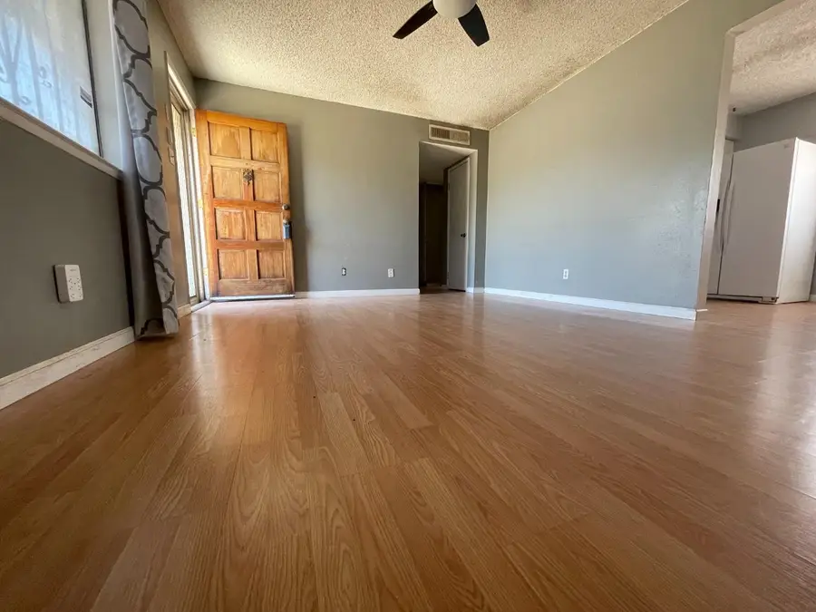 430 N 430 Alice Street, Dinuba, CA 93618 - #3