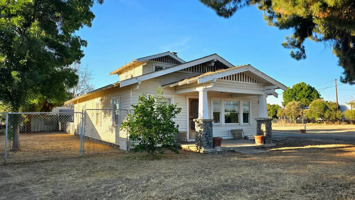 7132 Avenue 404, Dinuba, CA 93618 - #1