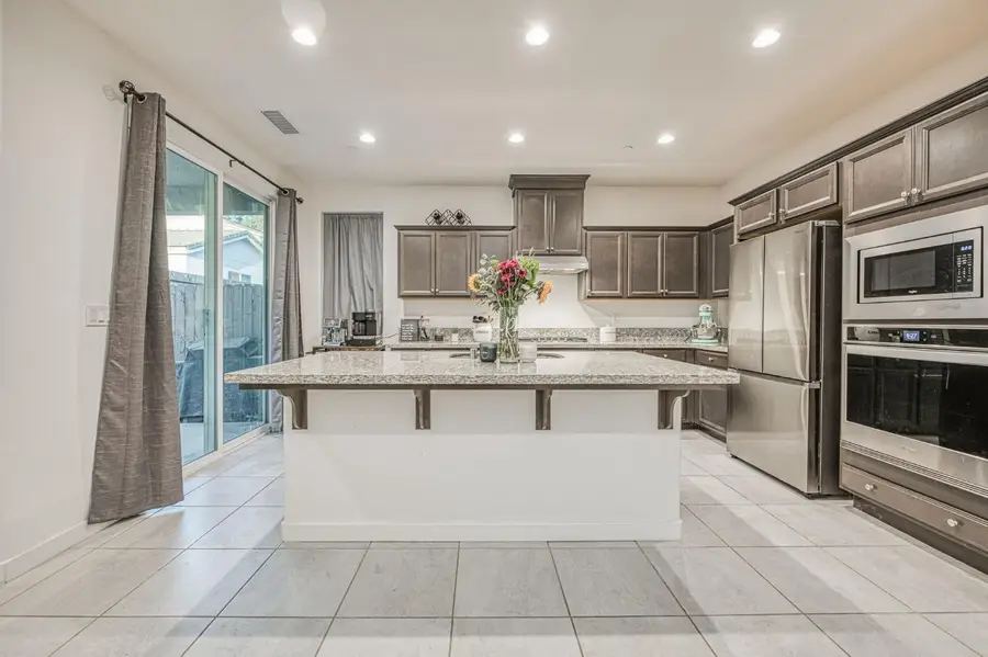 4177 Beverly Avenue, Clovis, CA 93619 - #3