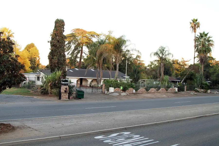 1636 S Clovis Avenue, Fresno, CA 93727 - #2
