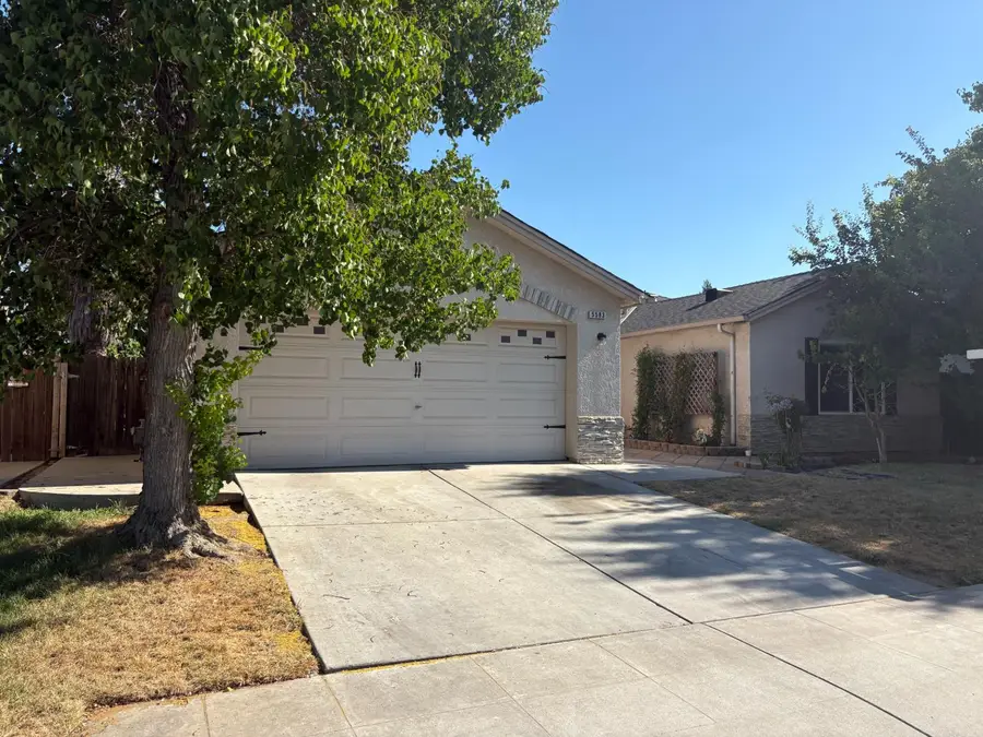 5583 W Floradora Avenue, Fresno, CA 93722 - #3