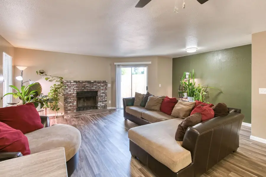 3595 W Harvard Avenue, Fresno, CA 93722 - #3