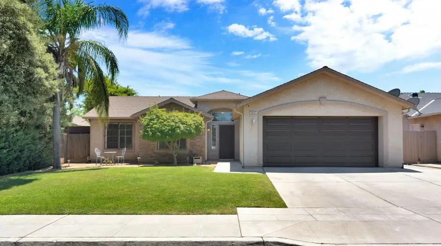 5627 W Hedges, Fresno, CA 93722 - #2