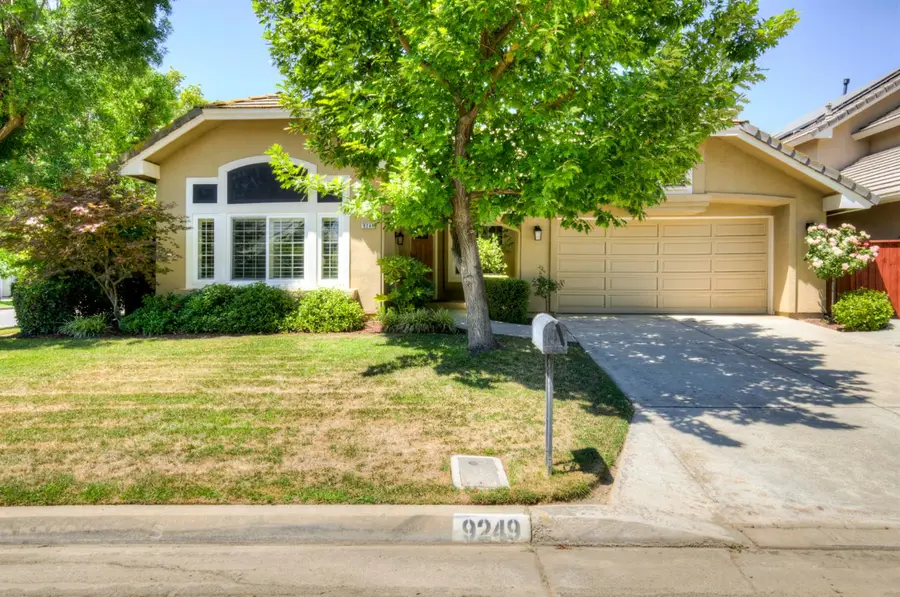 9249 N Bayford Street, Fresno, CA 93720 - #3