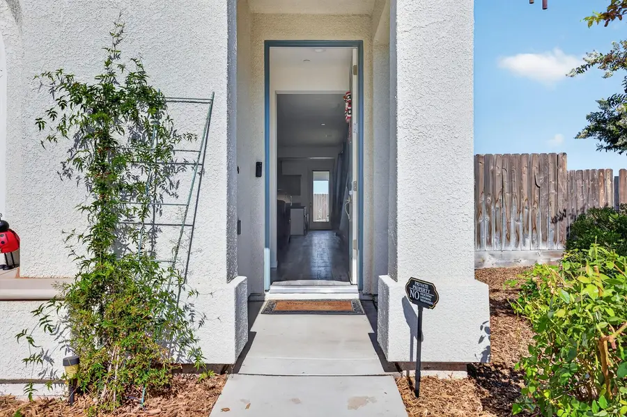 6211 N Vista Avenue, Fresno, CA 93722 - #3