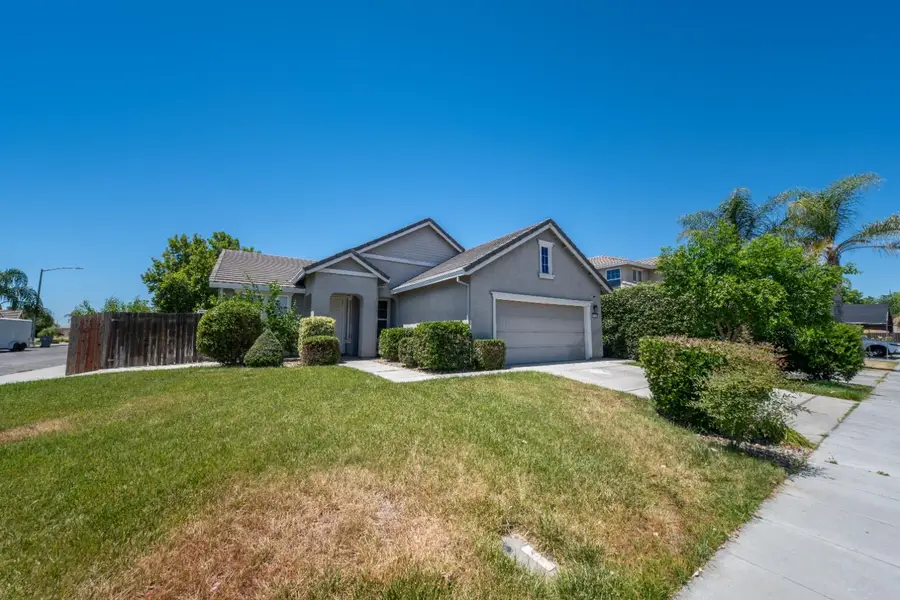 1000 Georgia Avenue, Madera, CA 93637 - #2