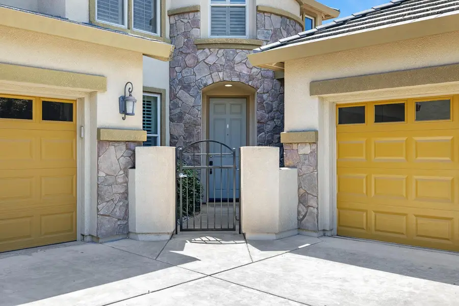 1135 N Whittier Avenue, Clovis, CA 93611 - #3