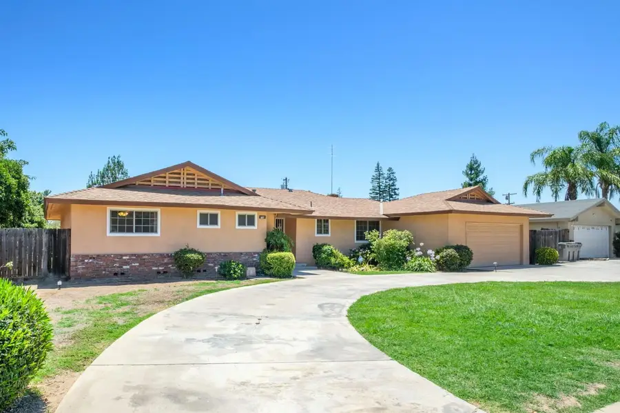 567 W Bullard Avenue, Fresno, CA 93704 - #2