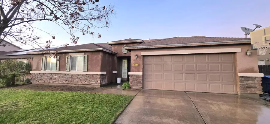 5892 W Garland Avenue, Fresno, CA 93722 - #2