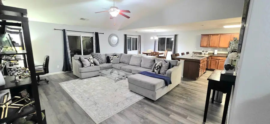 5892 W Garland Avenue, Fresno, CA 93722 - #3