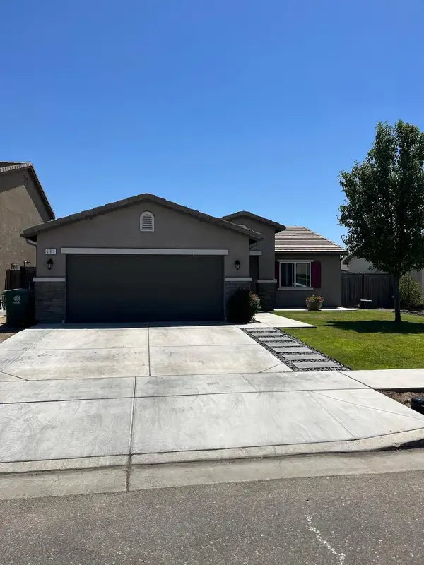 561 Fir Avenue, Sanger, CA 93657