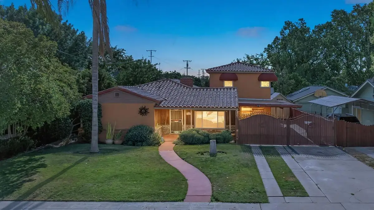 2218 N Arthur Avenue, Fresno, CA 93705 - #1