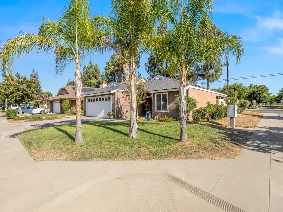 3669 W Terrace Avenue, Fresno, CA 93722 - #2