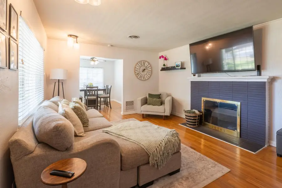 4535 N Delno Avenue, Fresno, CA 93705 - #2