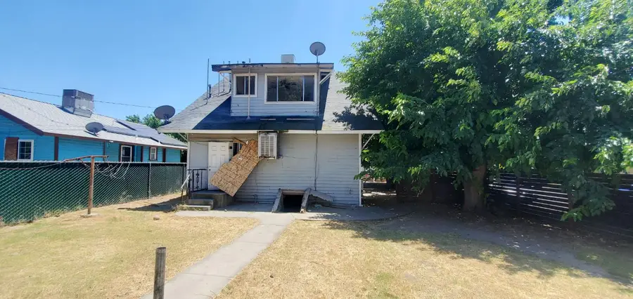 2303 E Grant Avenue, Fresno, CA 93701 - #3