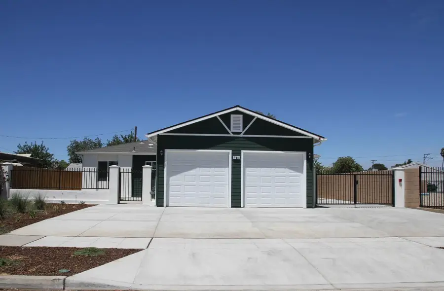 728 W Vassar, Fresno, CA 93705 - #3