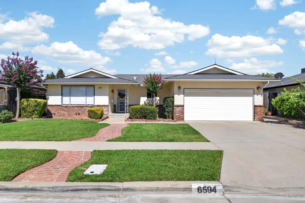 6594 N Woodrow Ave, Fresno, CA 93710 - #1