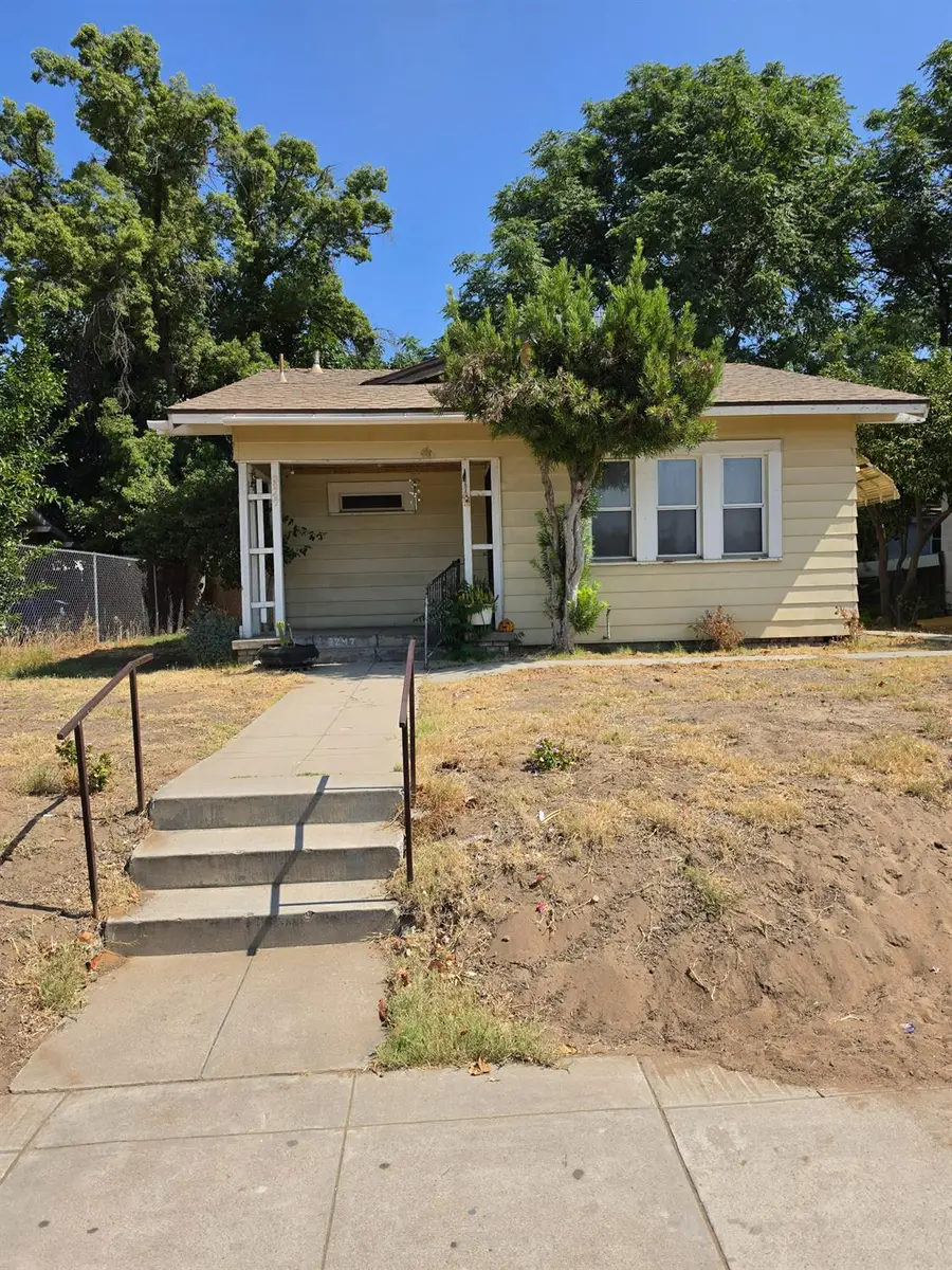 3247 E Butler Avenue, Fresno, CA 93702 - #2