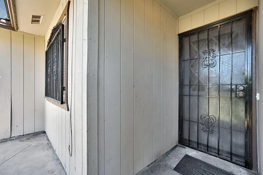 3842 E White Avenue, Fresno, CA 93702 - #3