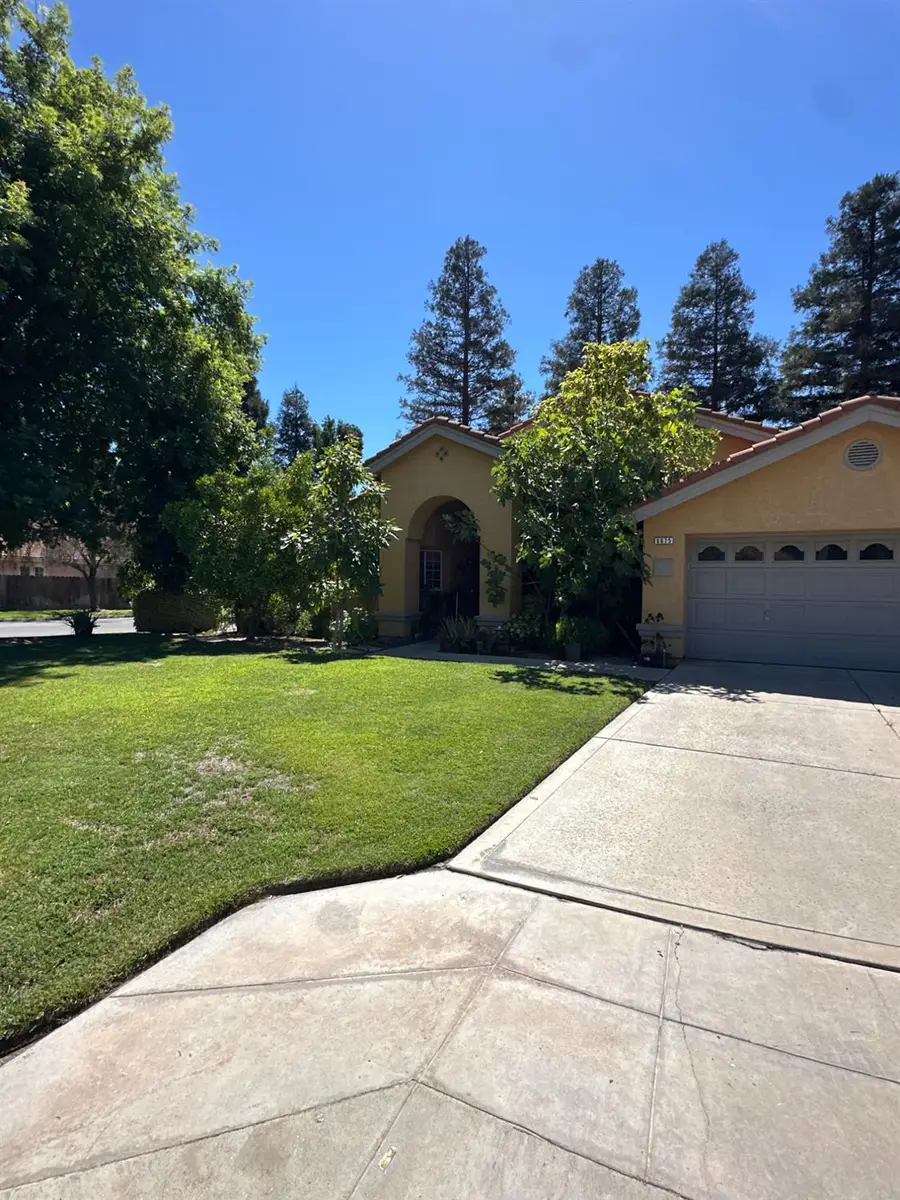 6675 N Lola, Fresno, CA 93722 - #3