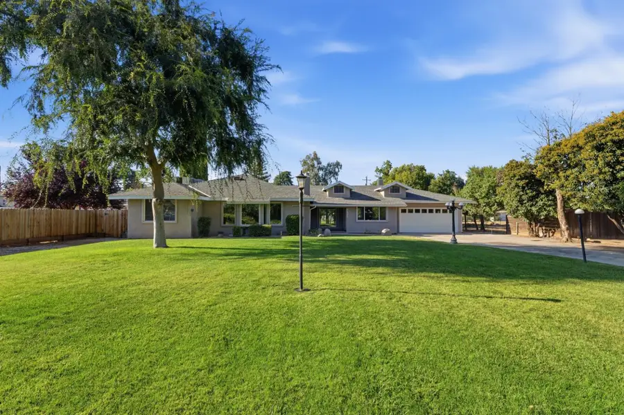 5421 E Liberty Avenue, Fresno, CA 93727 - #3