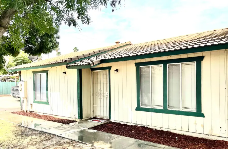 363 E Florinda Street, Hanford, CA 93230 - #2