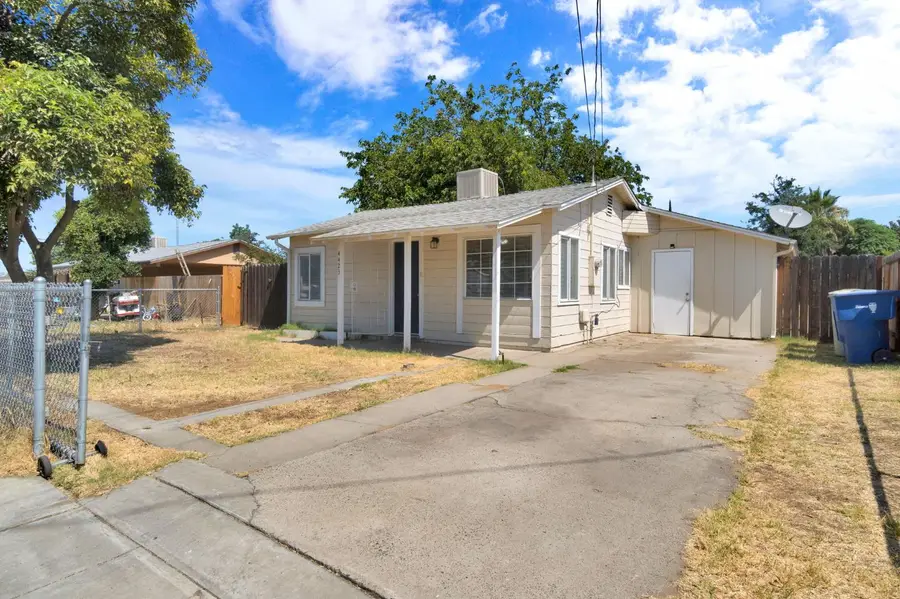 4423 E Floradora Avenue, Fresno, CA 93703 - #2