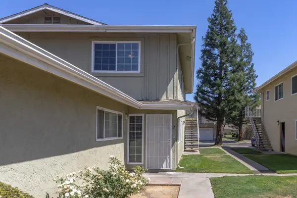 471 W Santa Ana Avenue #2, Clovis, CA 93612