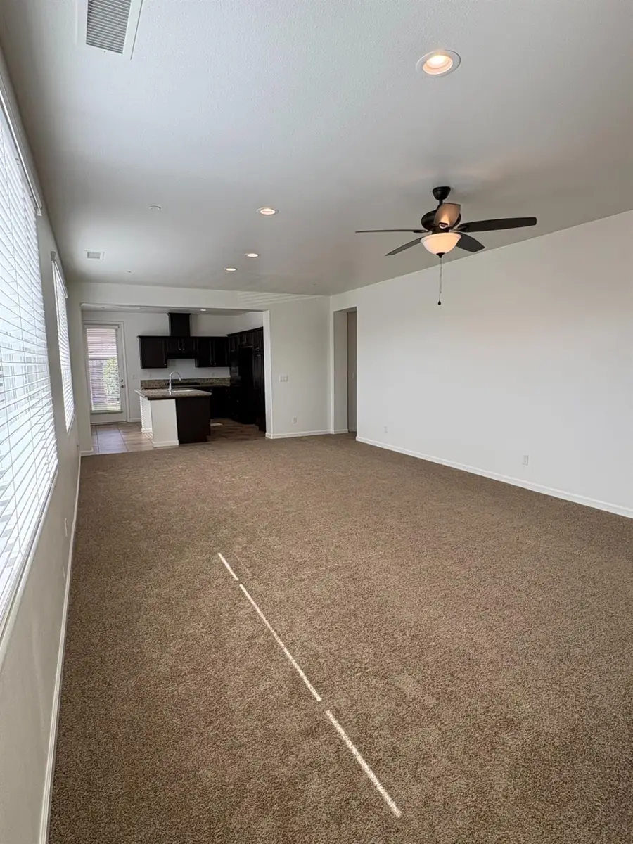 5990 E Kerckhoff Avenue, Fresno, CA 93727 - #2