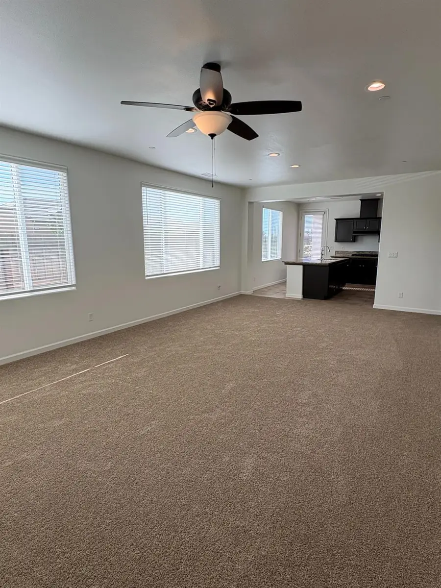5990 E Kerckhoff Avenue, Fresno, CA 93727 - #3