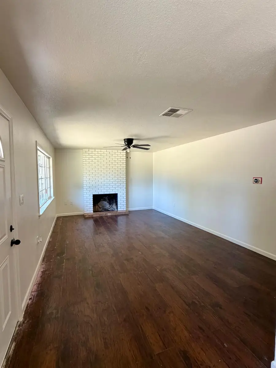 1225 E Sussex Way, Fresno, CA 93704 - #3