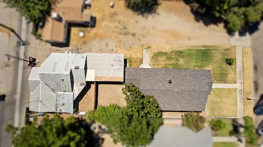 610 P Street, Sanger, CA 93657 - #2