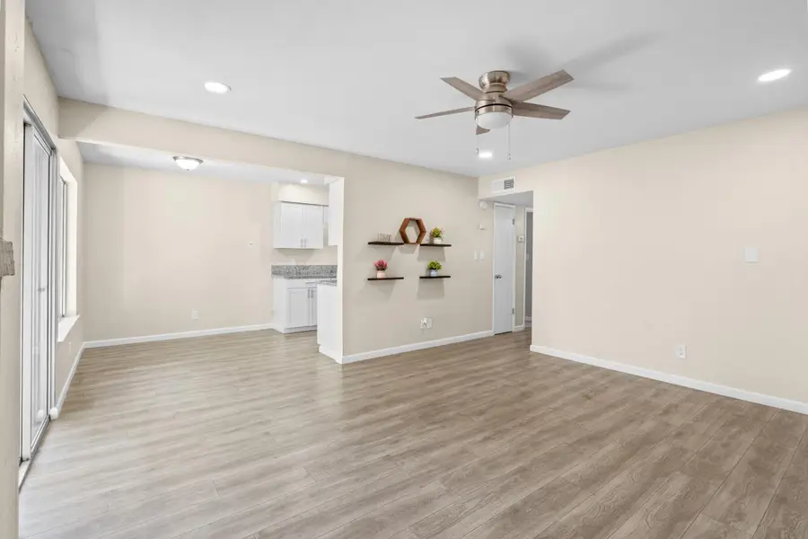 1550 W Ashlan Avenue #208, Fresno, CA 93705 - #2